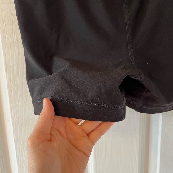 Mini black stretchy short - Picture 6 of 8